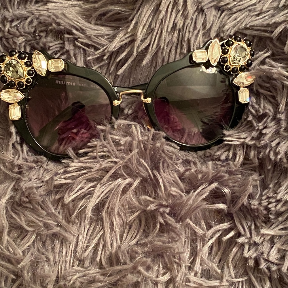 A beautiful and unique sunglasses very stylish